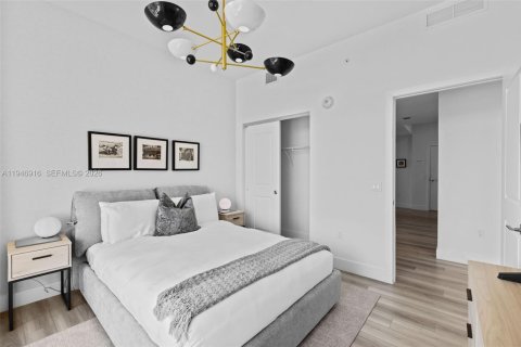 Apartment in Hallandale Beach, Florida 3 bedrooms, 155.52 sq.m. № 2002978 - photo 30