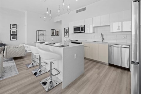 Apartment in Hallandale Beach, Florida 3 bedrooms, 155.52 sq.m. № 2002978 - photo 6