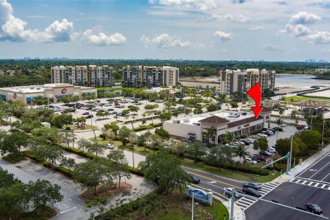 Commercial property in Miami Gardens, Florida № 1701247 - photo 9