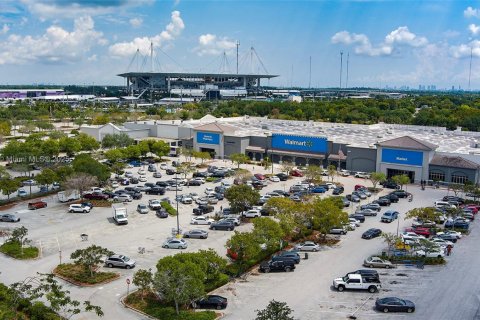 Commercial property in Miami Gardens, Florida № 1701247 - photo 8