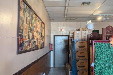 Купить коммерческую недвижимость в Майами, Флорида № 2004527 - фото 16