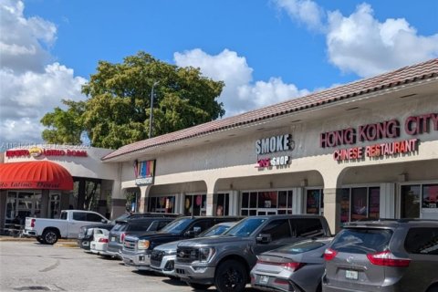 Купить коммерческую недвижимость в Майами, Флорида № 2004527 - фото 2