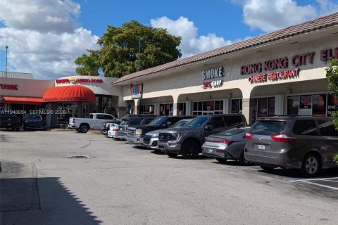 Купить коммерческую недвижимость в Майами, Флорида № 2004527 - фото 3