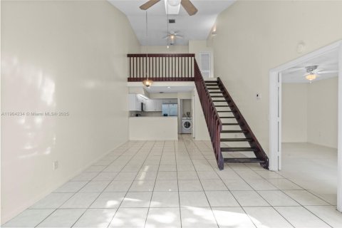 Купить таунхаус в Норт-Лодердейл, Флорида 2 спальни, 110.18м2, № 1954869 - фото 5