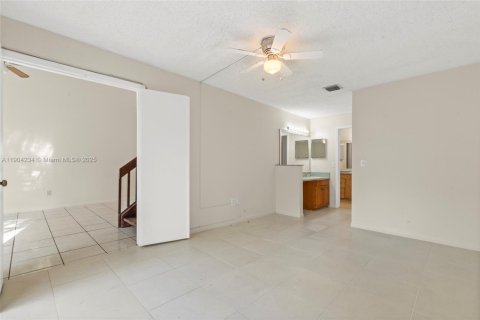 Купить таунхаус в Норт-Лодердейл, Флорида 2 спальни, 110.18м2, № 1954869 - фото 18
