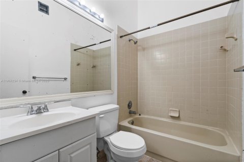 Купить таунхаус в Норт-Лодердейл, Флорида 2 спальни, 110.18м2, № 1954869 - фото 28