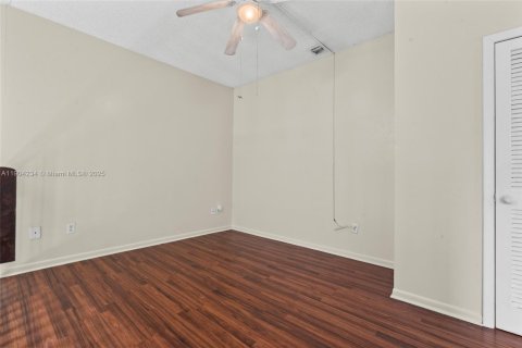 Купить таунхаус в Норт-Лодердейл, Флорида 2 спальни, 110.18м2, № 1954869 - фото 25