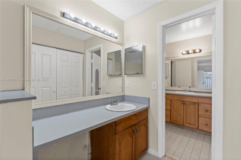 Купить таунхаус в Норт-Лодердейл, Флорида 2 спальни, 110.18м2, № 1954869 - фото 24