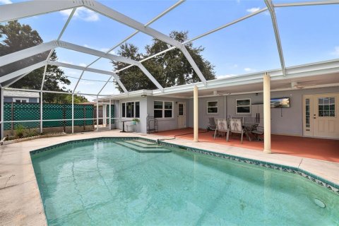 House in Saint Petersburg, Florida 3 bedrooms, 125.88 sq.m. № 1899684 - photo 22