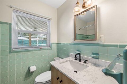House in Saint Petersburg, Florida 3 bedrooms, 125.88 sq.m. № 1899684 - photo 19