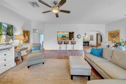 House in Safety Harbor, Florida 4 bedrooms, 290.13 sq.m. № 1835762 - photo 22