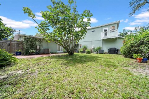 House in Safety Harbor, Florida 4 bedrooms, 290.13 sq.m. № 1835762 - photo 9
