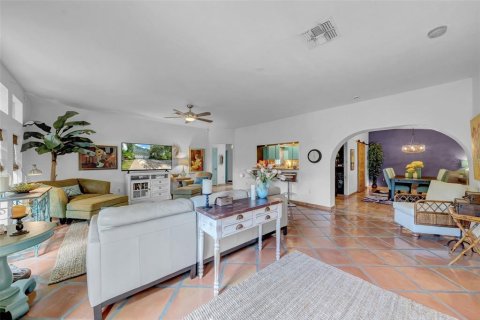 House in Safety Harbor, Florida 4 bedrooms, 290.13 sq.m. № 1835762 - photo 20