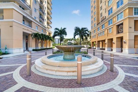 Touwnhouse à vendre à Sarasota, Floride: 3 chambres, 203.36 m2 № 2419633 - photo 8