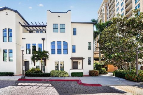 Touwnhouse à vendre à Sarasota, Floride: 3 chambres, 203.36 m2 № 2419633 - photo 6