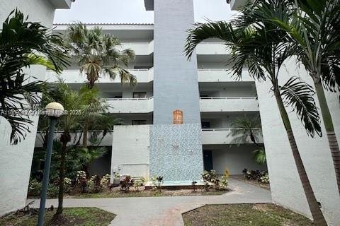 Copropriété à vendre à Miami, Floride: 1 chambre, 73.95 m2 № 1981842 - photo 1