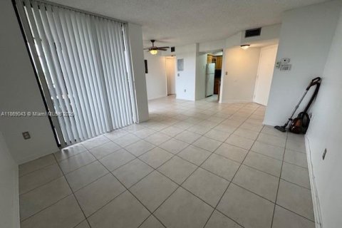 Copropriété à vendre à Miami, Floride: 1 chambre, 73.95 m2 № 1981842 - photo 2