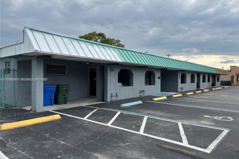 Immobilier commercial à Oakland Park, Floride № 2256274