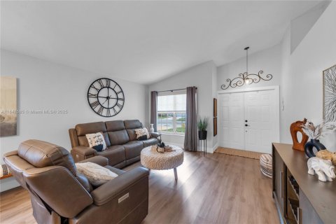 House in Davie, Florida 3 bedrooms, 145.39 sq.m. № 1880233 - photo 3