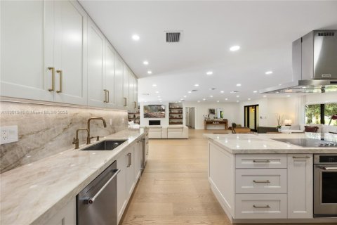 House in Southwest Ranches, Florida 5 bedrooms, 269.51 sq.m. № 1953514 - photo 7