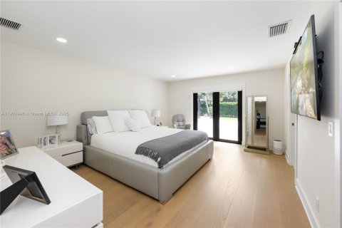 House in Southwest Ranches, Florida 5 bedrooms, 269.51 sq.m. № 1953514 - photo 10