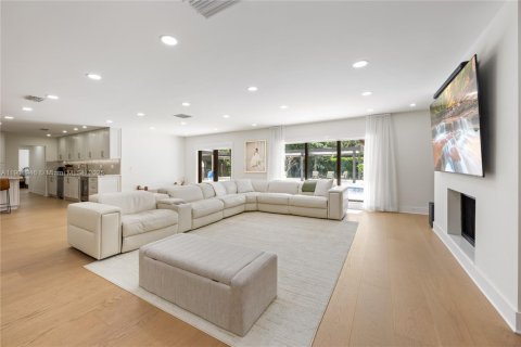 House in Southwest Ranches, Florida 5 bedrooms, 269.51 sq.m. № 1953514 - photo 3