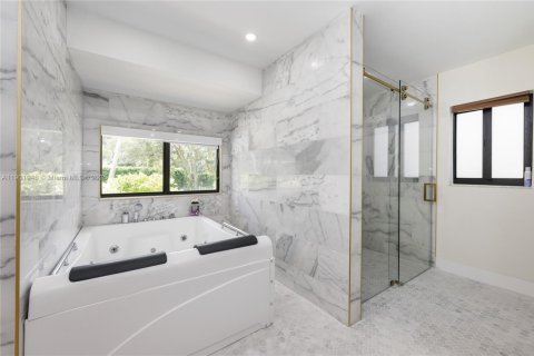 House in Southwest Ranches, Florida 5 bedrooms, 269.51 sq.m. № 1953514 - photo 12