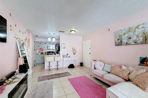 Condo in Orlando, Florida, 1 bedroom  № 2227564 - photo 4