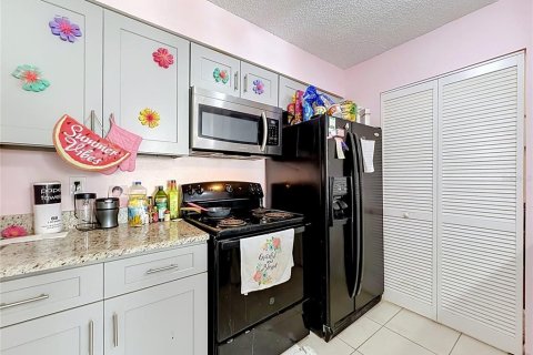 Condo in Orlando, Florida, 1 bedroom  № 2227564 - photo 6