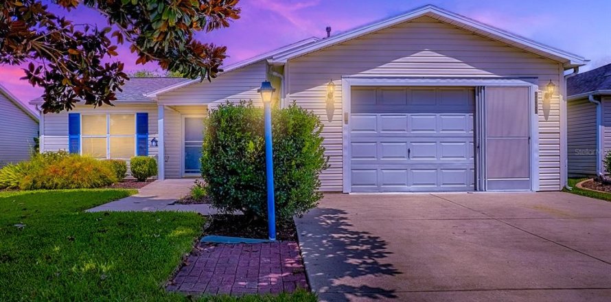 House in The Villages, Florida 3 bedrooms, 115.2 sq.m. № 1919787