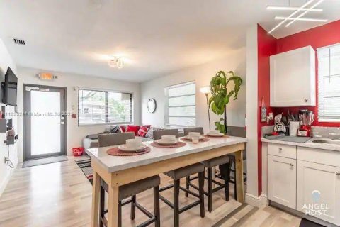 Propiedad comercial en venta en Miami, Florida, 215.53 m2 № 1779551 - foto 16
