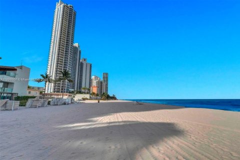 Condo in Sunny Isles Beach, Florida, 4 bedrooms  № 1817054 - photo 2