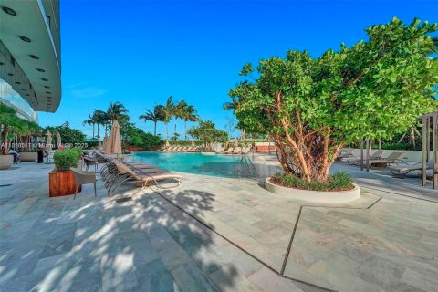 Condo in Sunny Isles Beach, Florida, 4 bedrooms  № 1817054 - photo 29
