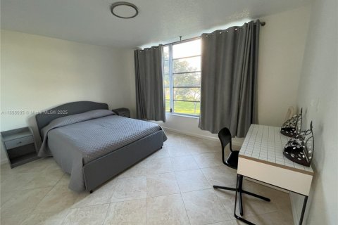 Снять в аренду кондоминиум в Помпано-Бич, Флорида 2 спальни, 102.19м2, № 1942070 - фото 14