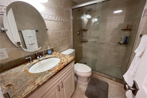 Снять в аренду кондоминиум в Помпано-Бич, Флорида 2 спальни, 102.19м2, № 1942070 - фото 15