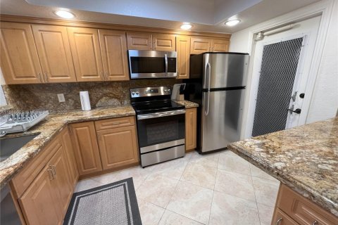 Снять в аренду кондоминиум в Помпано-Бич, Флорида 2 спальни, 102.19м2, № 1942070 - фото 4