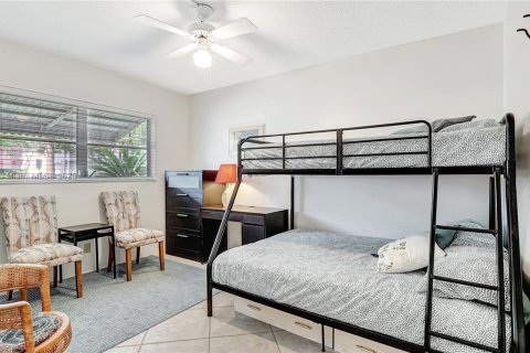 Condo in Hollywood, Florida, 2 bedrooms  № 1936771 - photo 15