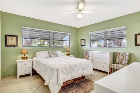 Condo in Hollywood, Florida, 2 bedrooms  № 1936771 - photo 2