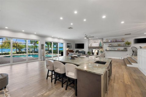 House in Tampa, Florida 5 bedrooms, 450.48 sq.m. № 1640624 - photo 28