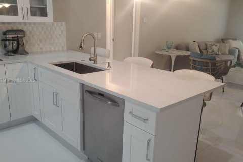 Casa en alquiler en Boca Raton, Florida, 4 dormitorios, 196.95 m2 № 1975364 - foto 6