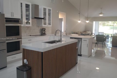 Casa en alquiler en Boca Raton, Florida, 4 dormitorios, 196.95 m2 № 1975364 - foto 11