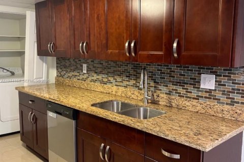 Adosado en alquiler en Davie, Florida, 3 dormitorios, 133.78 m2 № 2036458 - foto 4