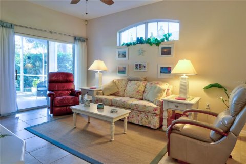House in New Port Richey, Florida 2 bedrooms, 118.91 sq.m. № 1915980 - photo 13