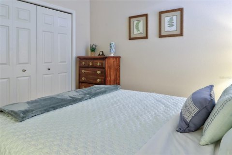House in New Port Richey, Florida 2 bedrooms, 118.91 sq.m. № 1915980 - photo 24