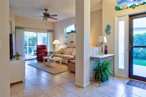 House in New Port Richey, Florida 2 bedrooms, 118.91 sq.m. № 1915980 - photo 6