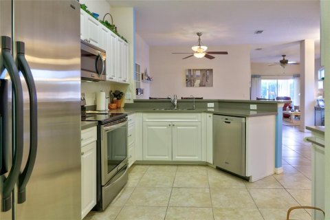 House in New Port Richey, Florida 2 bedrooms, 118.91 sq.m. № 1915980 - photo 9