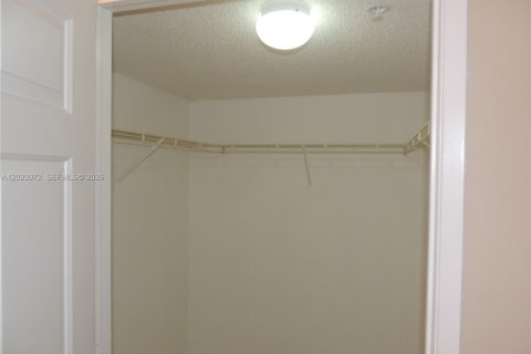 Condominio en alquiler en Davie, Florida, 1 dormitorio, 76.46 m2 № 2153858 - foto 15