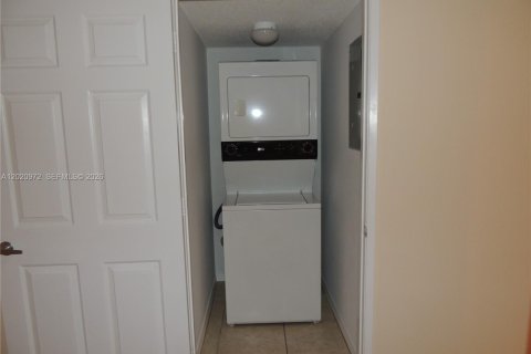 Condominio en alquiler en Davie, Florida, 1 dormitorio, 76.46 m2 № 2153858 - foto 8