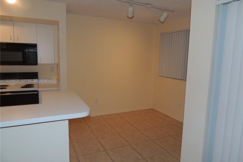 Condominio en alquiler en Davie, Florida, 1 dormitorio, 76.46 m2 № 2153858 - foto 9