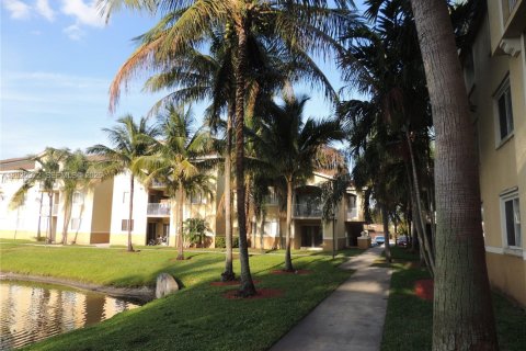 Condominio en alquiler en Davie, Florida, 1 dormitorio, 76.46 m2 № 2153858 - foto 2